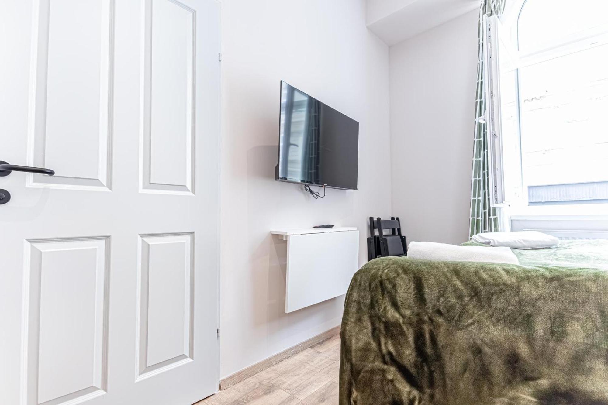 Wiener Stadthalle Boutique - Ideal For Couples Appartement *