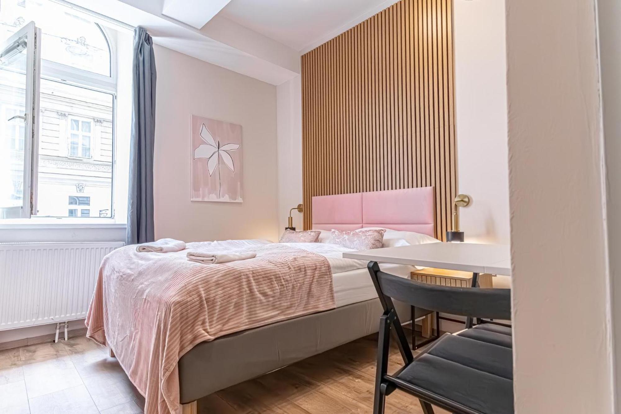 Wiener Stadthalle Boutique - Ideal For Couples Appartement *