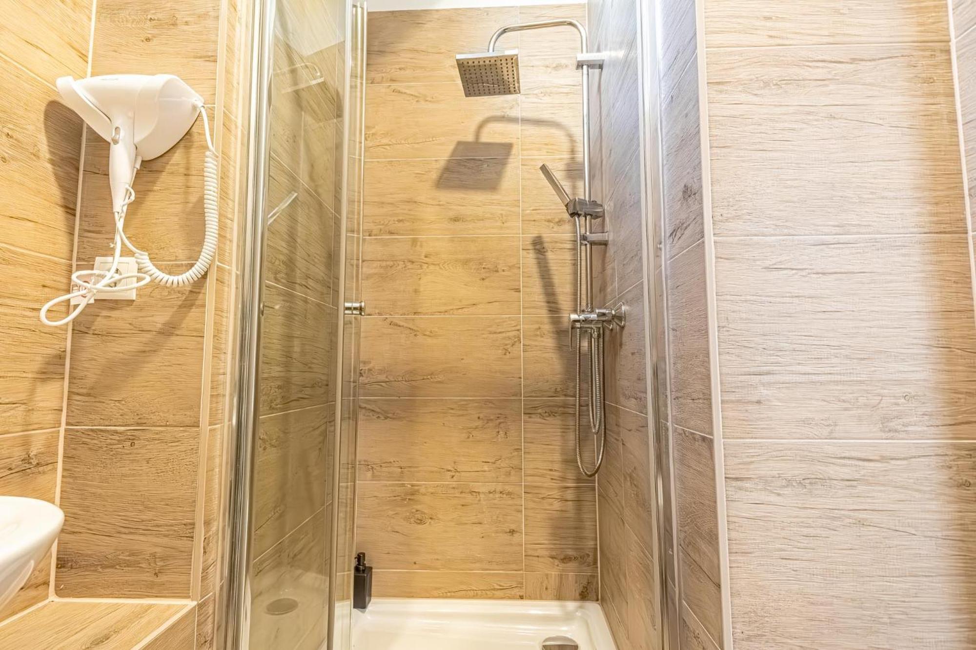 Wiener Stadthalle Boutique - Ideal For Couples Appartement *